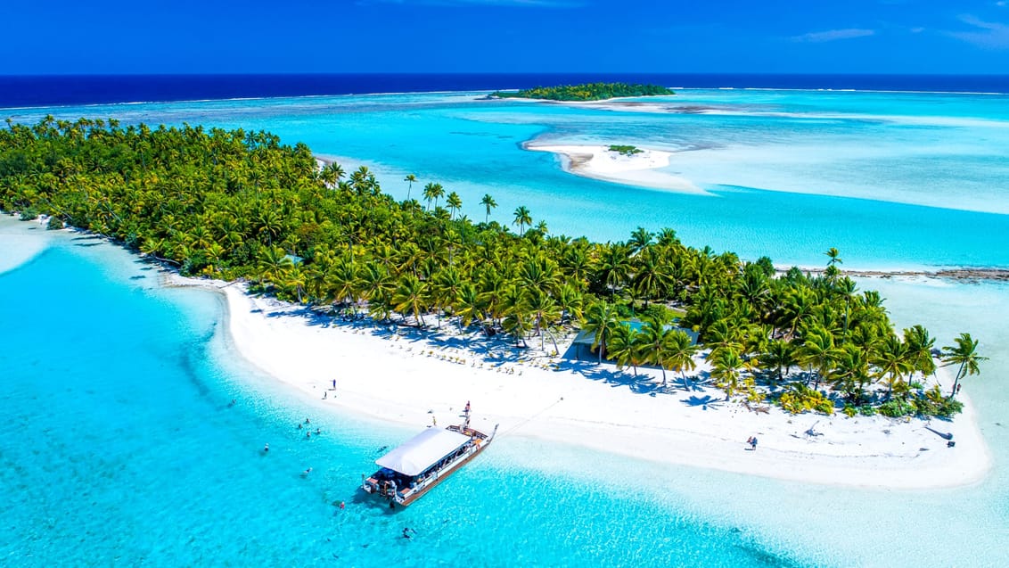 Cook Øerne is the place where Blue Horizons meet Island Serenity.